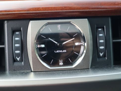 Used 2019 Lexus LX 570 4WD w/ Luxury Package image 23