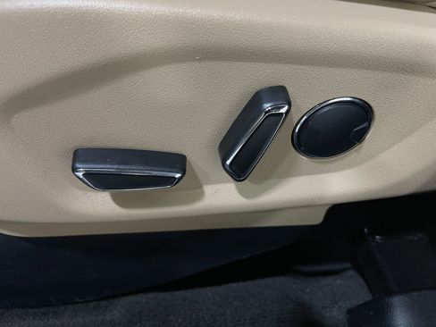 Used 2017 Ford Explorer Limited image 17