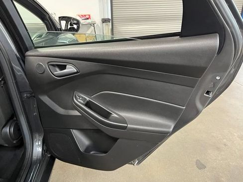 Used 2018 Ford Focus SEL FWD image 16