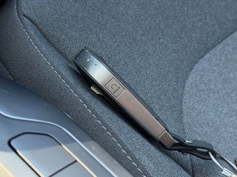 Used 2025 Kia K4 LXS image 25