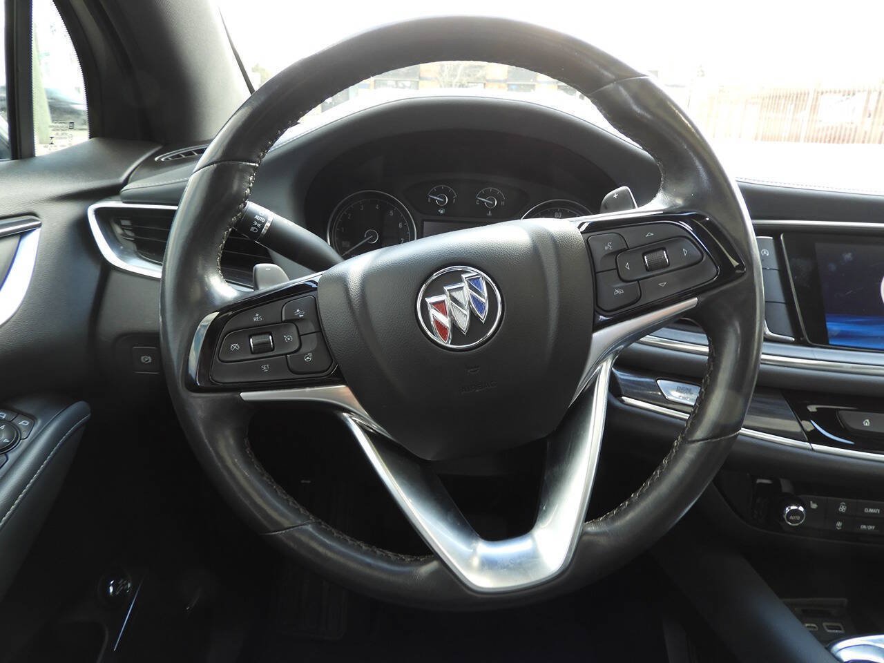 Used 2022 Buick Enclave Essence w/ Experience Buick Package FWD image 19