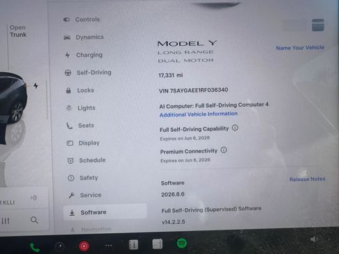 Used 2024 Tesla Model Y Long Range AWD/4WD image 17