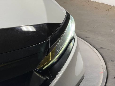 Used 2018 Honda Accord Sport image 6