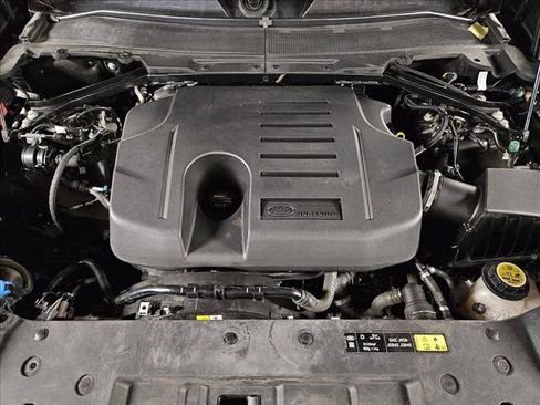 Used 2024 Land Rover Defender 110 X-Dynamic SE image 22