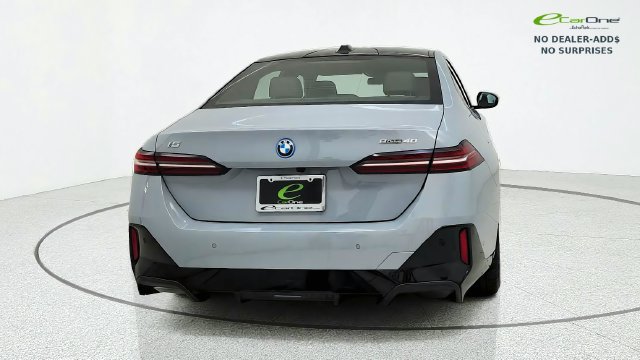Used 2026 BMW i5 eDrive40 RWD image 7