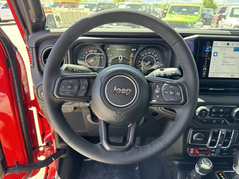 New 2025 Jeep Wrangler Unlimited Rubicon w/ Steel Bumper Group image 21