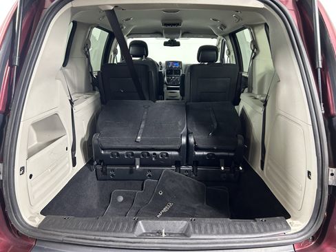 Used 2020 Dodge Grand Caravan SE w/ UConnect Hands-Free Group FWD image 25