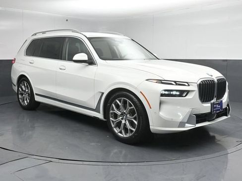 Used 2023 BMW X7 xDrive40i AWD/4WD image 1