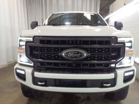 Used 2020 Ford F250 Platinum w/ Tremor Off-Road Package AWD/4WD image 2