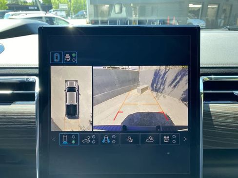 Used 2025 GMC Sierra EV Denali AWD/4WD image 23