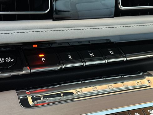 New 2026 Lincoln Aviator Reserve w/ Luxury Package RWD image 22