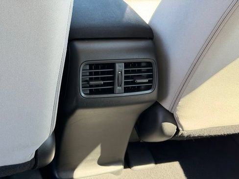 Used 2015 Honda CR-V LX image 18