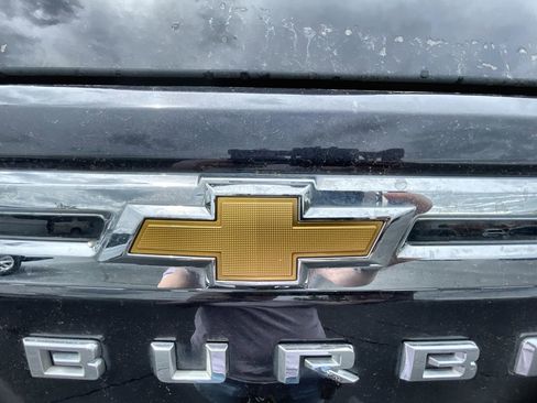 Used 2023 Chevrolet Suburban Premier AWD/4WD image 32