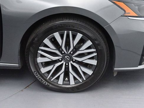 Used 2024 Nissan Altima 2.5 SV FWD image 29
