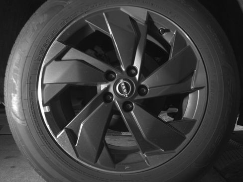 Used 2025 Nissan Rogue SV FWD image 15