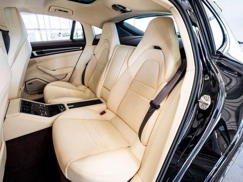 Used 2023 Porsche Panamera Platinum Edition image 56