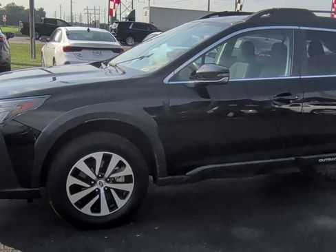 Used 2023 Subaru Outback Premium AWD/4WD image 4