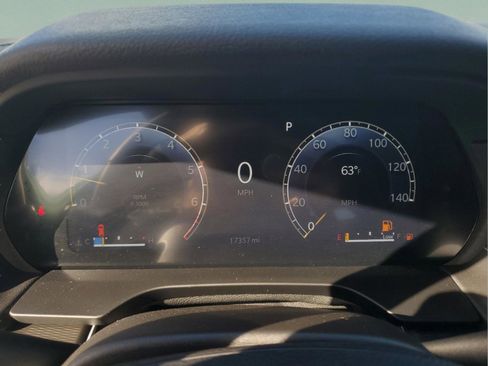 Certified 2025 Jeep Grand Cherokee Altitude image 31