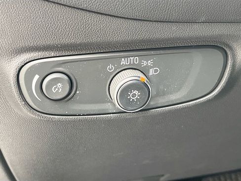 Used 2022 Chevrolet Equinox LS FWD image 10