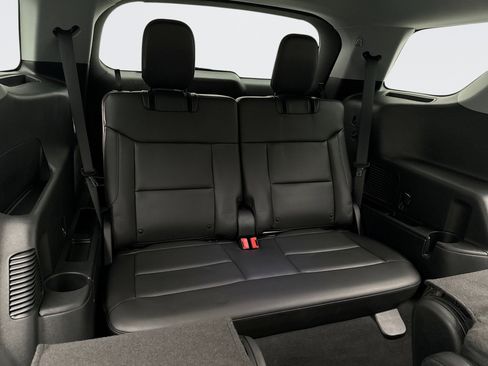 Used 2022 Ford Explorer XLT w/ Equipment Group 202A image 21