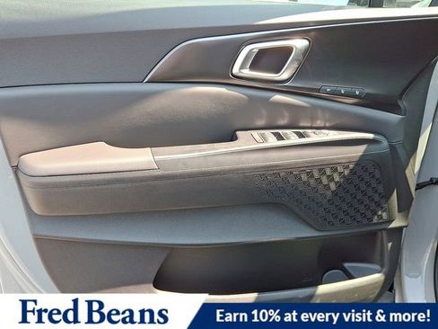 New 2025 Kia Carnival SX w/ SX Dark Edition Package image 8