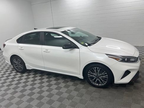 Used 2024 Kia Forte GT-Line w/ GT-Line Premium Package FWD image 4