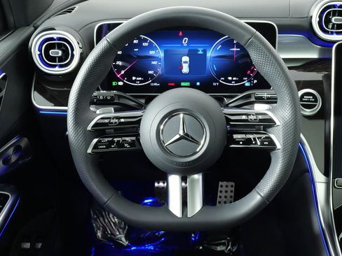 Used 2025 Mercedes-Benz GLC 350e 4MATIC image 47
