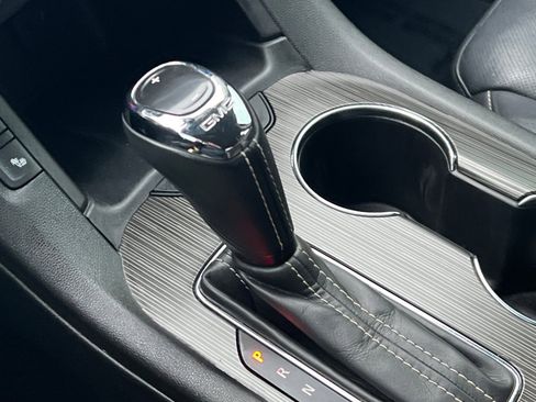 Used 2017 GMC Acadia SLT image 24