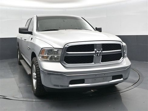 Used 2017 RAM 1500 Classic SLT image 10