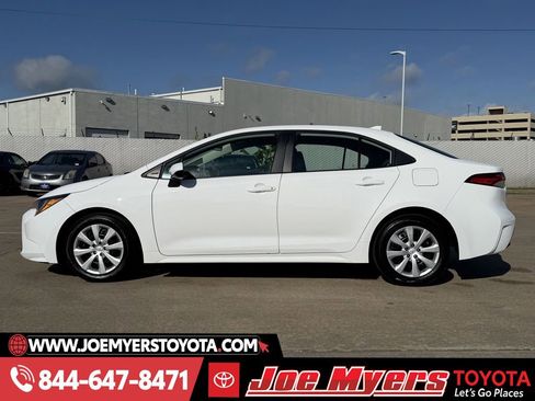 Used 2025 Toyota Corolla LE image 6