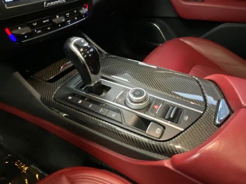 Used 2018 Maserati Levante GranLusso image 29