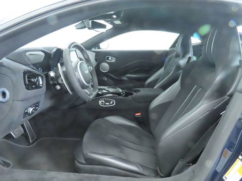 Used 2020 Aston Martin V8 Vantage Coupe image 20