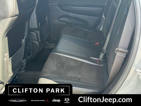 Certified 2019 Jeep Grand Cherokee Altitude AWD/4WD image 14