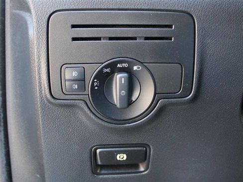 Used 2016 Mercedes-Benz Metris Passenger image 14