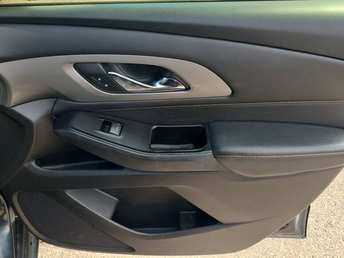 Used 2019 Chevrolet Traverse LT FWD image 31