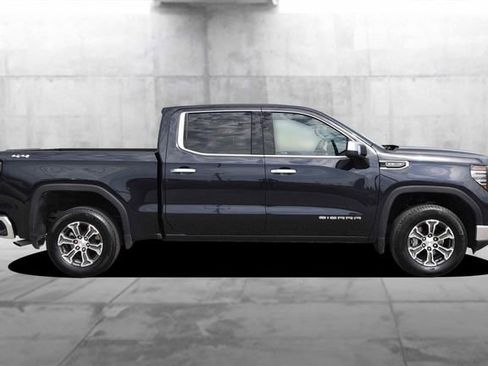 Used 2025 GMC Sierra 1500 SLT AWD/4WD image 5