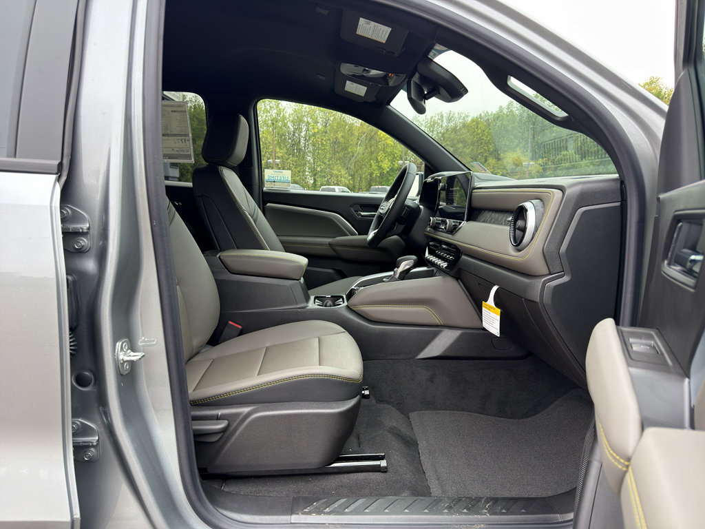 New 2026 Chevrolet Colorado ZR2 w/ Technology Package AWD/4WD image 16