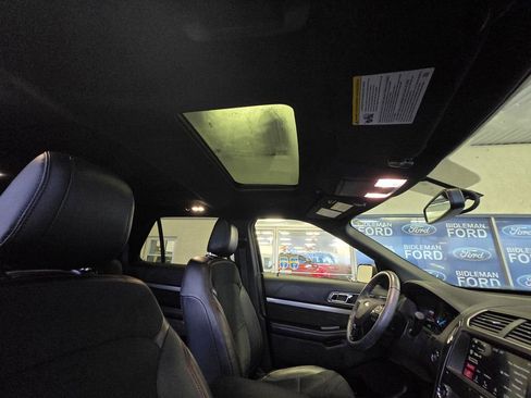 Used 2019 Ford Explorer XLT w/ Equipment Group 202A image 29