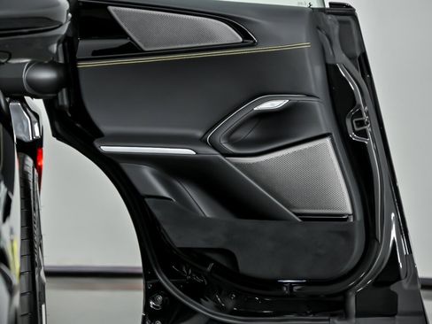 Used 2025 Ferrari Purosangue image 19