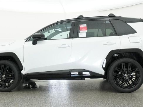 New 2026 Toyota RAV4 XSE AWD/4WD image 4