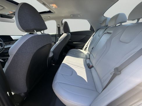 Used 2024 Hyundai Elantra Limited FWD image 25