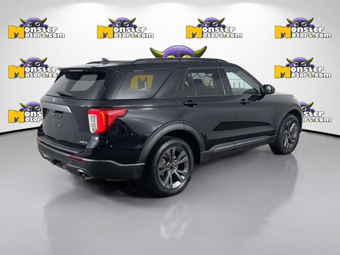 Used 2023 Ford Explorer XLT w/ XLT Sport Appearance Package AWD/4WD image 5