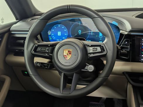 New 2026 Porsche Macan 4 Electric image 21