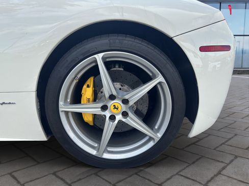 Used 2013 Ferrari 458 Spider 2dr Conv image 23