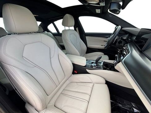Used 2023 BMW 540i xDrive w/ Executive Package image 19