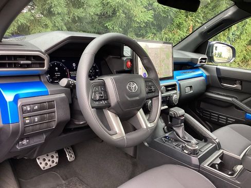 Used 2024 Toyota Tacoma TRD Sport image 11