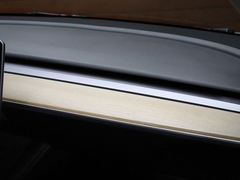 Used 2022 Tesla Model Y Long Range image 55