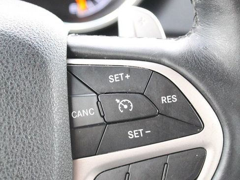 Used 2017 Jeep Grand Cherokee Limited AWD/4WD image 27