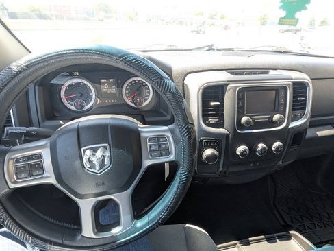Used 2021 RAM 1500 Classic SLT RWD image 26