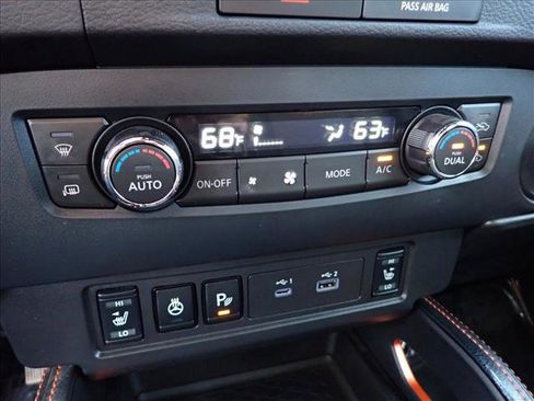 Used 2022 Nissan Frontier PRO-4X image 18